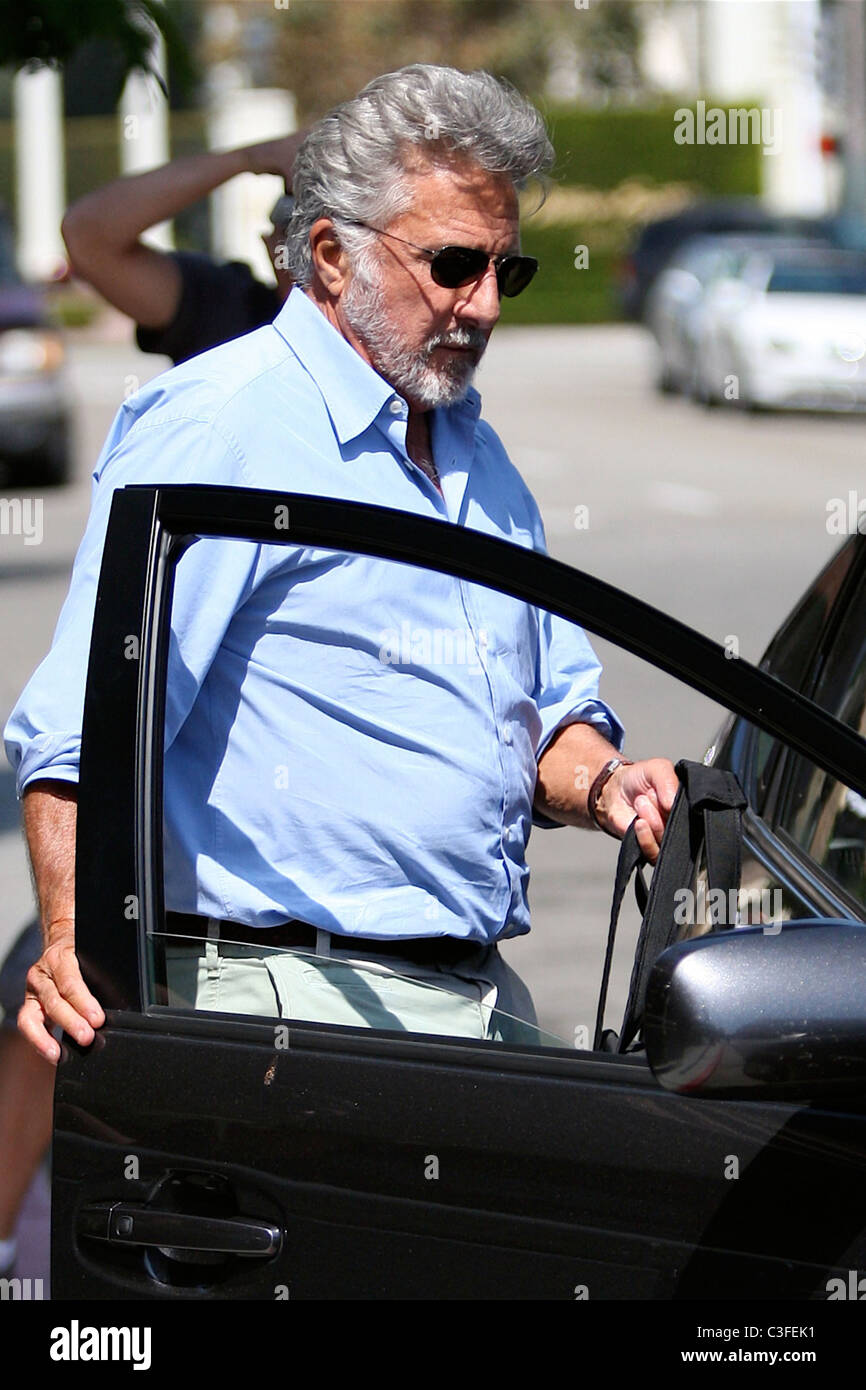 Dustin Hoffman Seen Getting Car High Resolution Stock Photography And Images Alamy