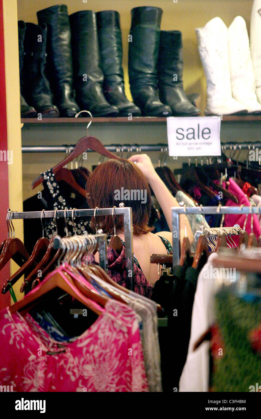 Frances Bean Cobain shopping at the vintage boutique Zachary's Smile in