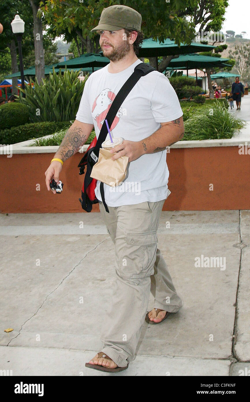 Jack Osbourne gets an iced coffee at Coffee Bean & Tea Leaf in Malibu