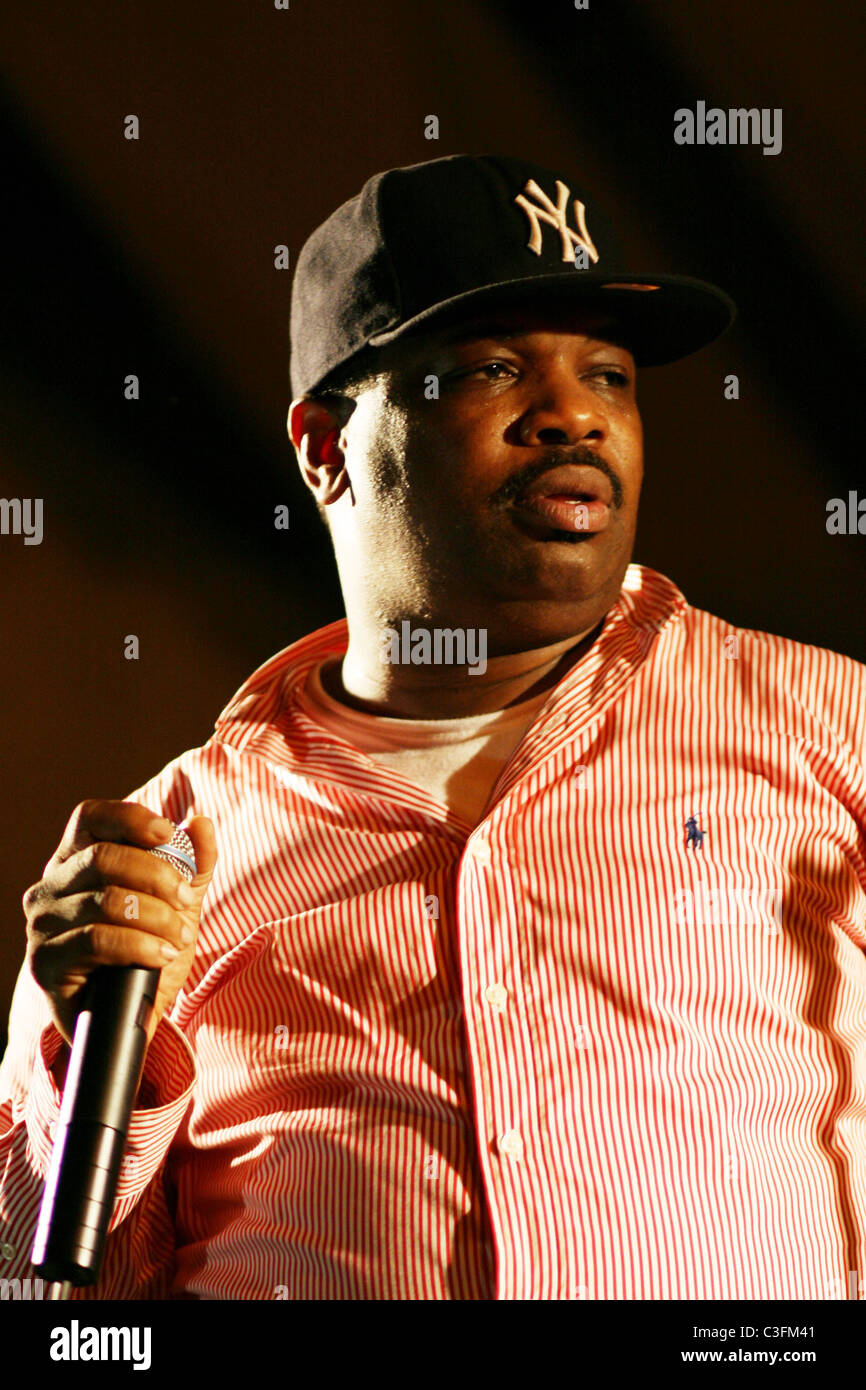 Hezekiah Walker performing at CityParks Concerts: Hezekiah Walker held