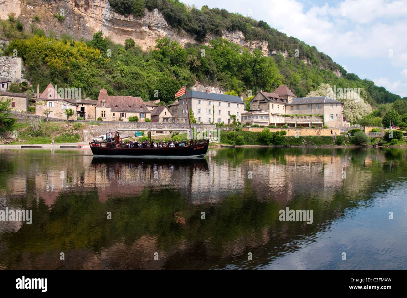 A boat trip on the river at Beynac, Dordogne France Stock Photo
