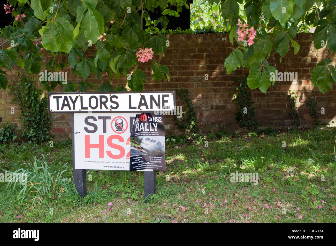 Stop HS2 notice on Taylors Lane street sign Little Missenden Bucks UK Stock Photo
