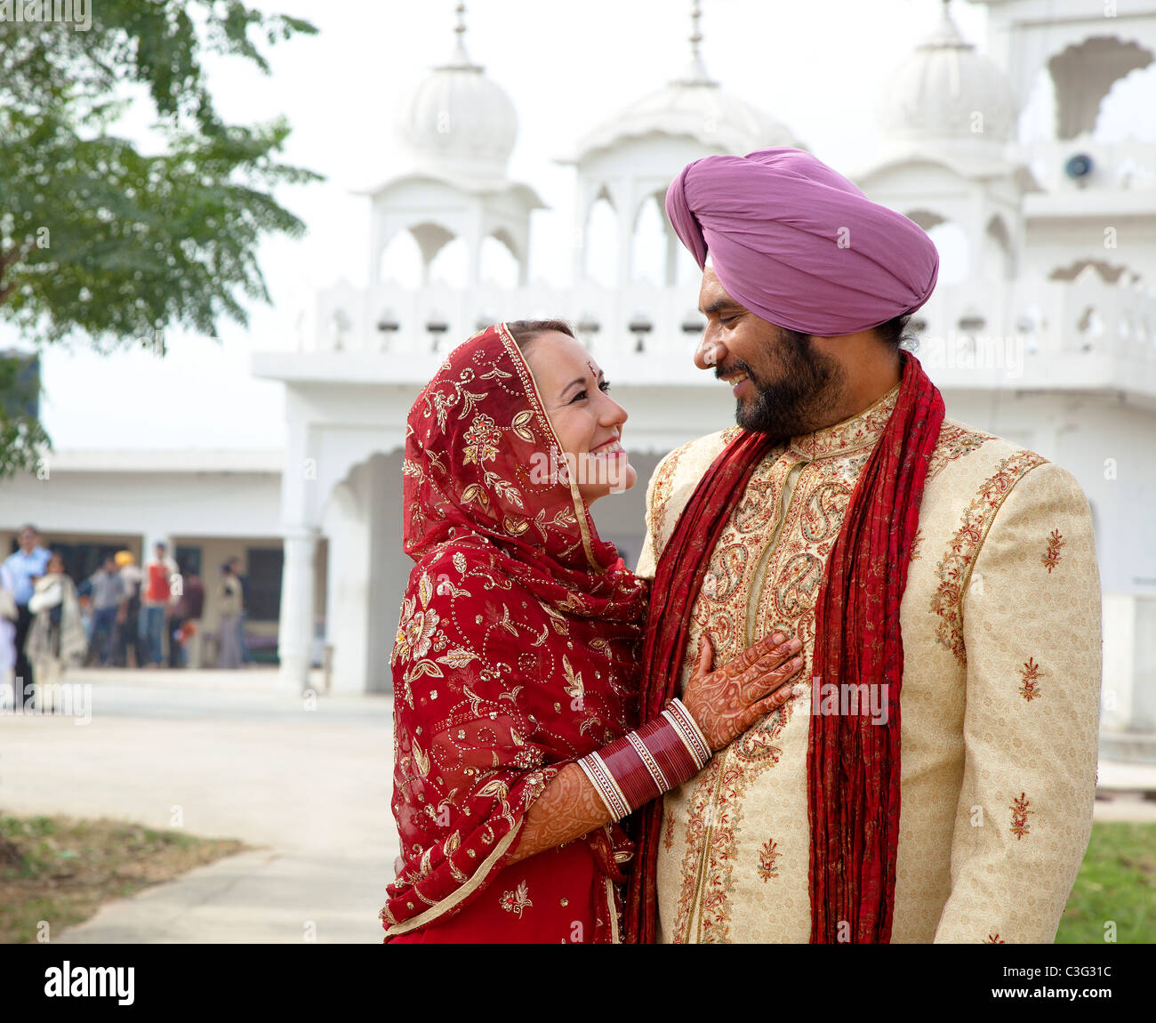 Indian couple in traditional clothing hi-res stock photography and ...