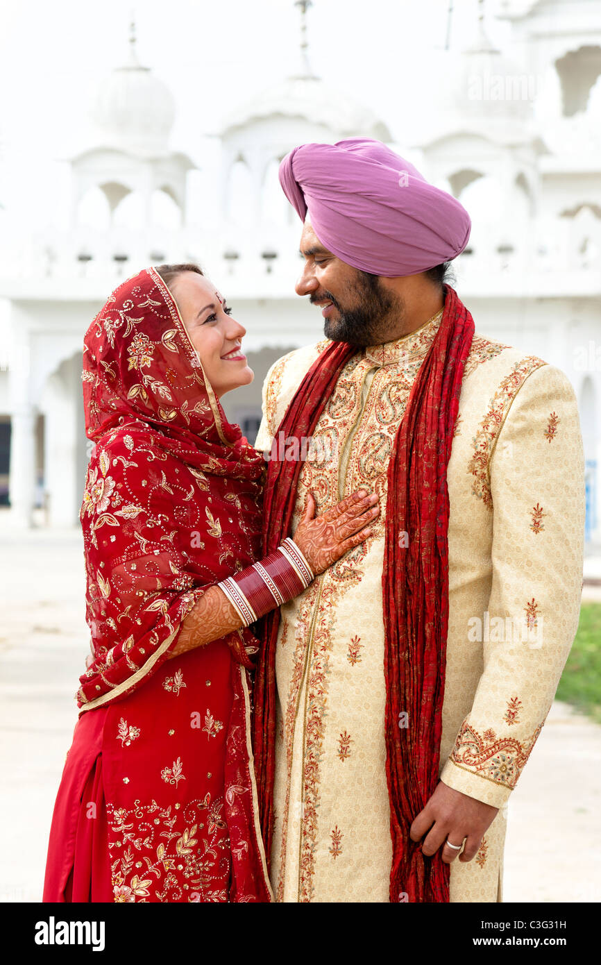 Indian couple in traditional clothing hi-res stock photography and ...