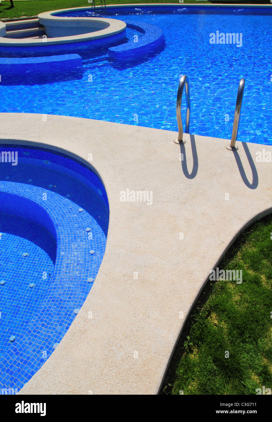 Blue tiles swimming pool stairs hi-res stock photography and images - Alamy