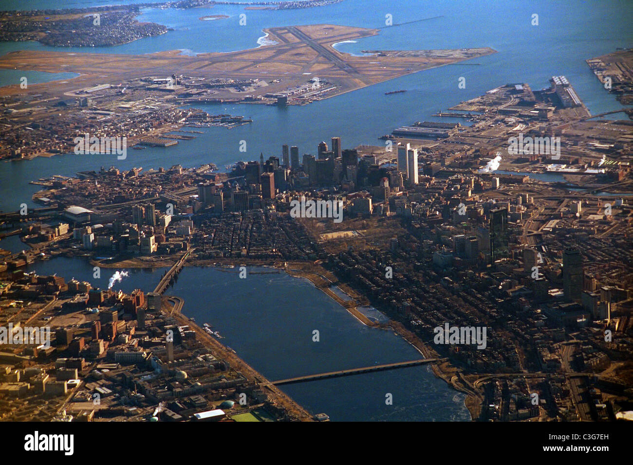 vista aérea panorâmica do distrito financeiro de boston, centro histórico, beacon  hill e charles river 6923973 Foto de stock no Vecteezy