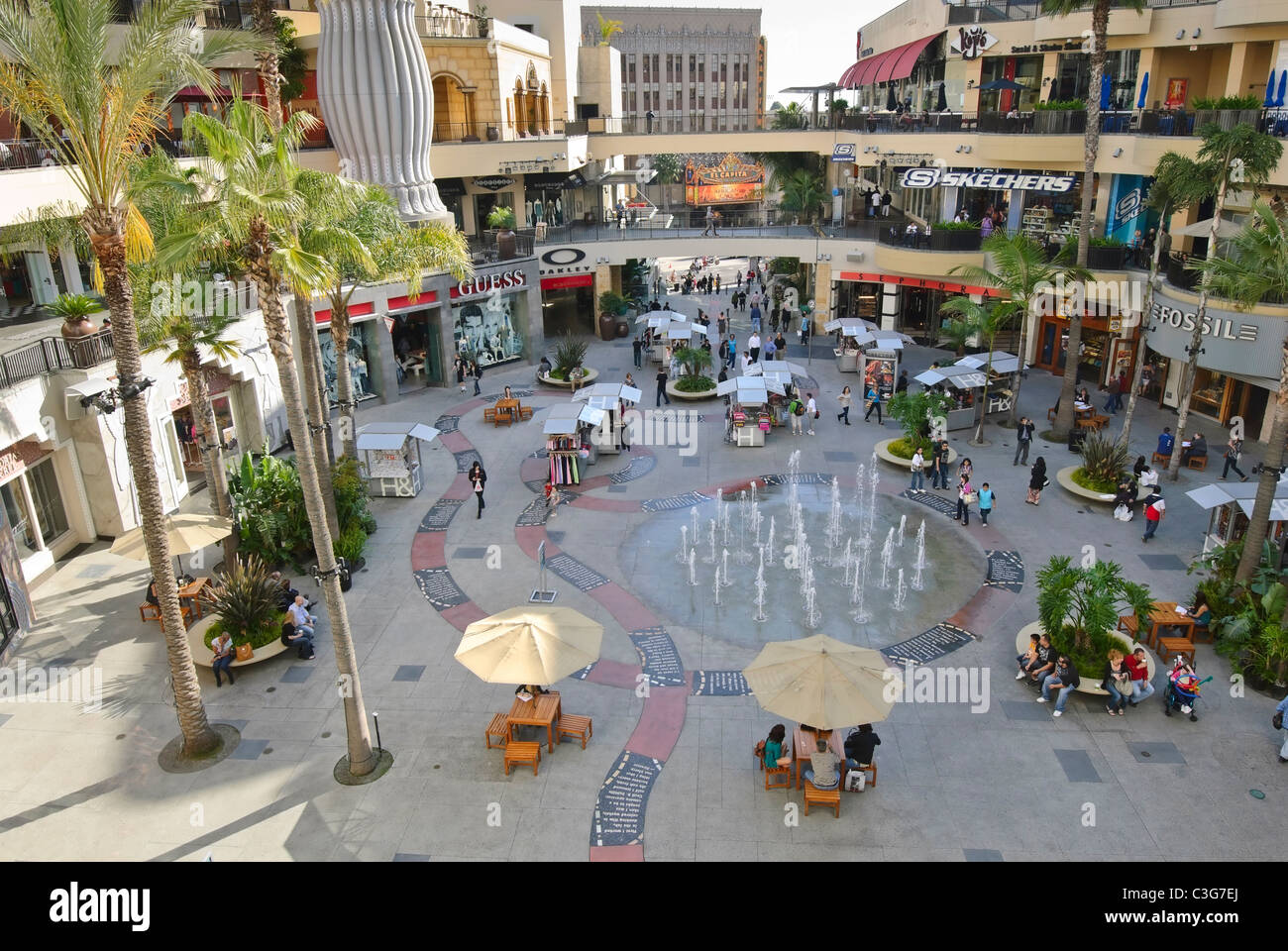 World famous Hollywood and Highland Center Stock Photo Alamy