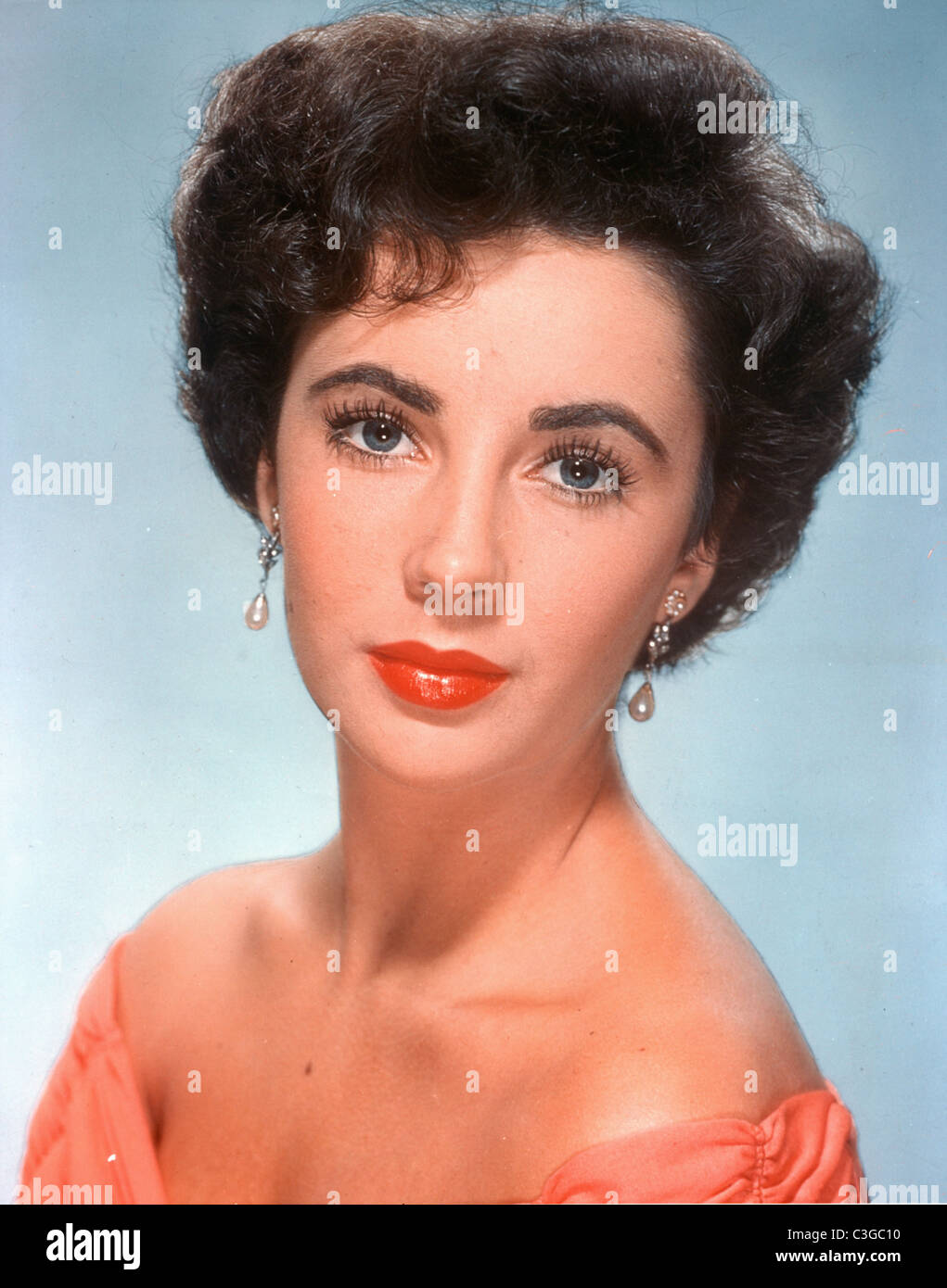 ELIZABETH TAYLOR    絵 Elizabeth Taylor . . . . #ElizabethTaylor #エリザベス