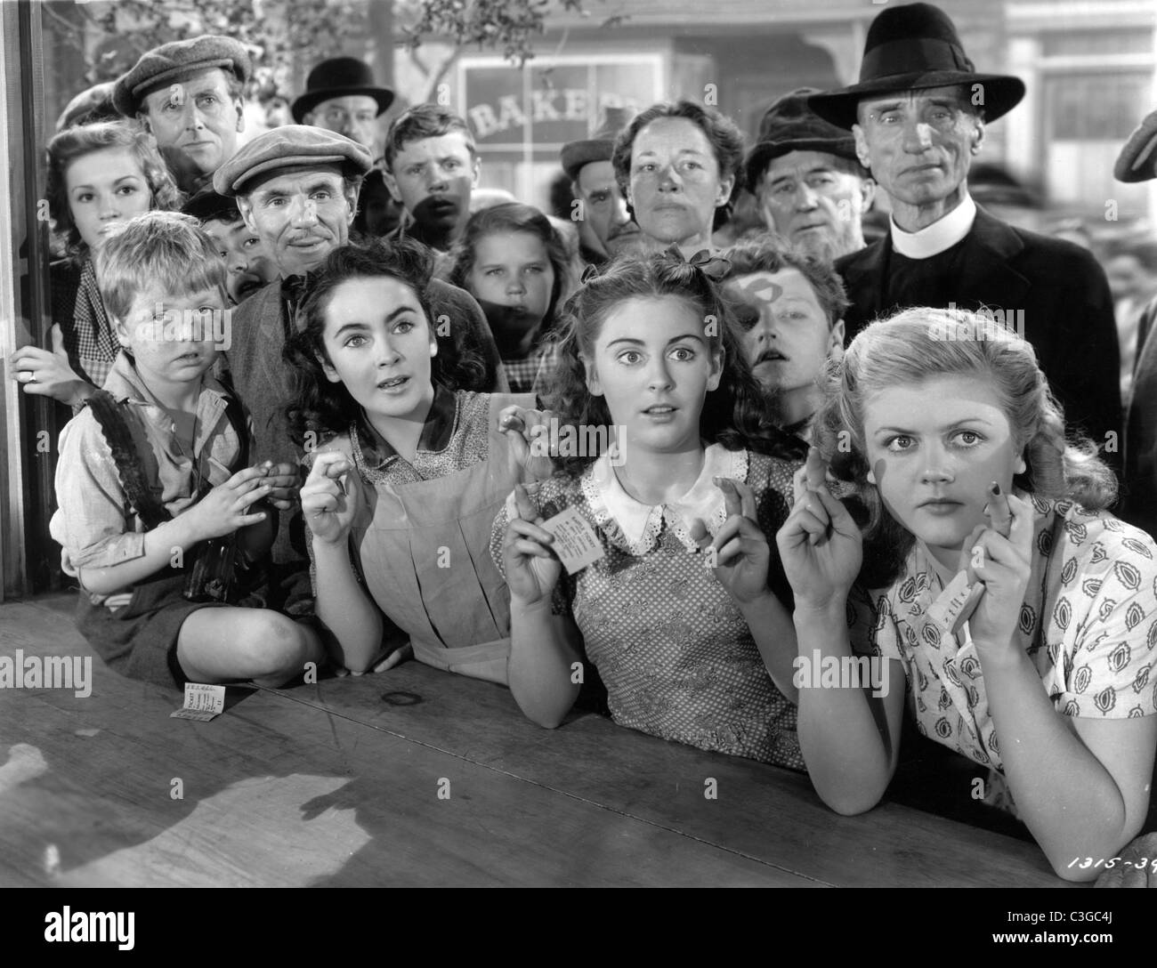 National Velvet  Year: 1944 USA Elizabeth Taylor, Jackie 'Butch' Jenkins, Juanita Quigley, Angela Lansbury  Director: Clarence Brown Stock Photo