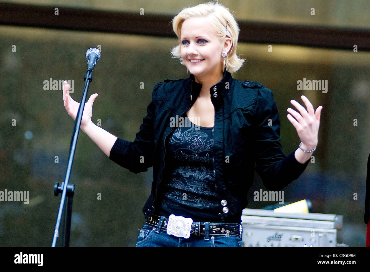 Lucky Town performing live in Daley Plaza for the Chicago Country Music