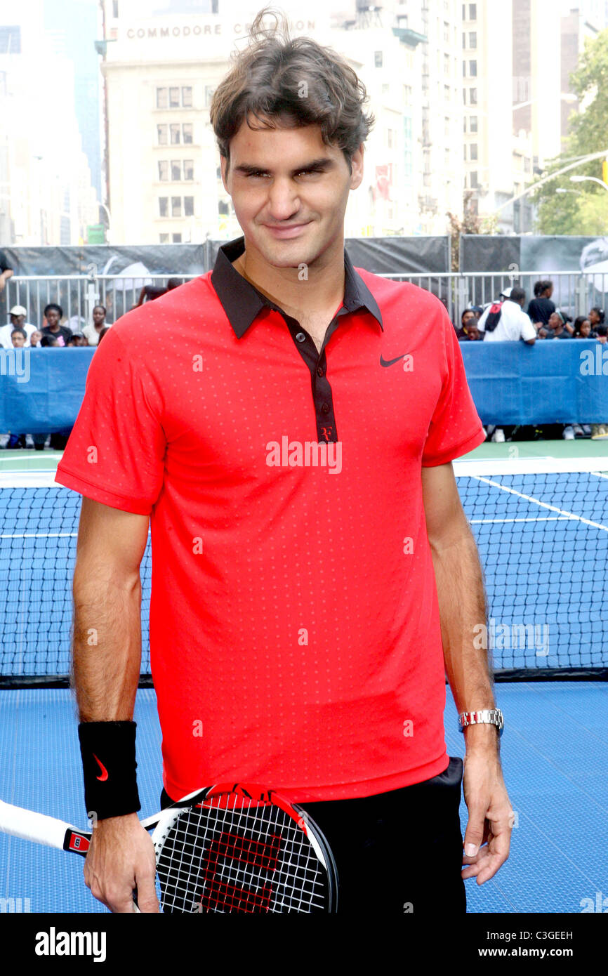 Roger Federer Nike Youth Tennis Challenge held at the Nike built regulation  tennis court in the Flatiron District New York Stock Photo - Alamy