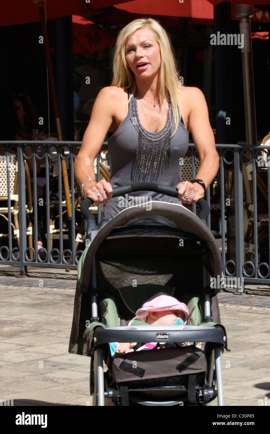 Nikki Ziering Former Playboy Playmate Of The Month Shopping In Hollywood With Her Daughter Nikki Ziering Former Playboy Playmate Of The Month Shopping In Hollywood With Her Daughter