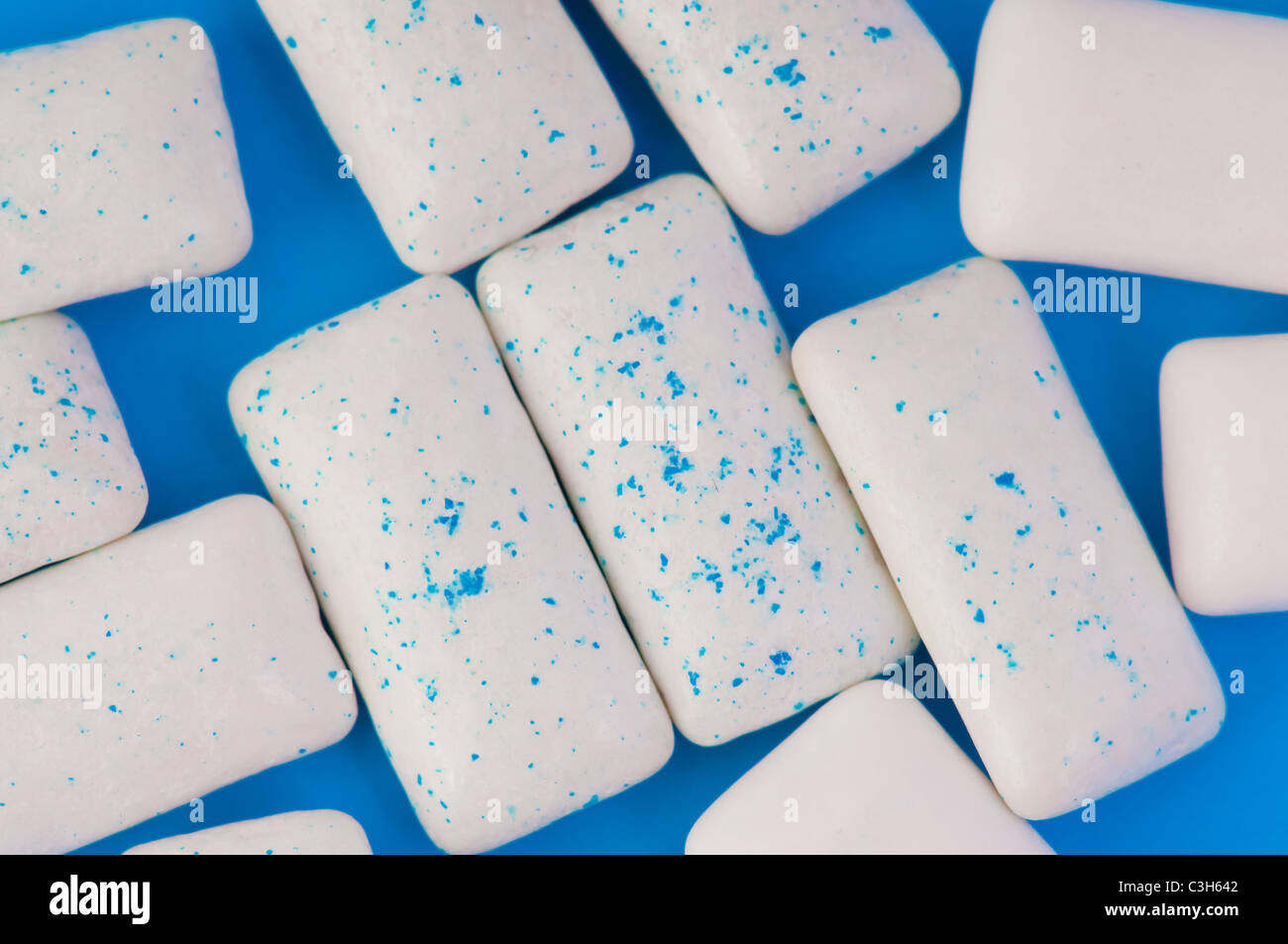 Blue bubble gum hi-res stock photography and images - Alamy