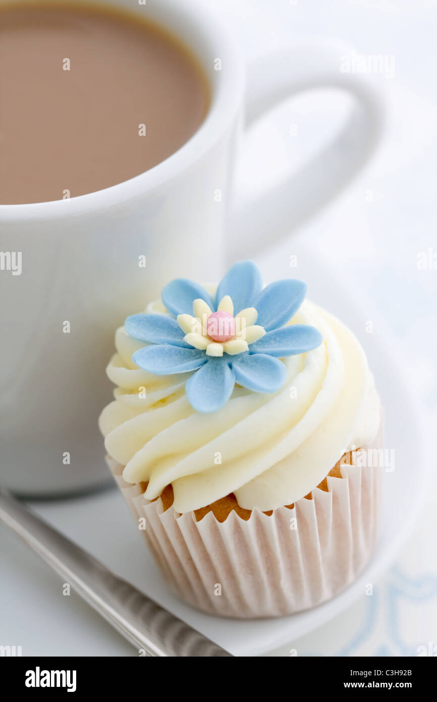 Coffee and cupcake Stock Photo Alamy