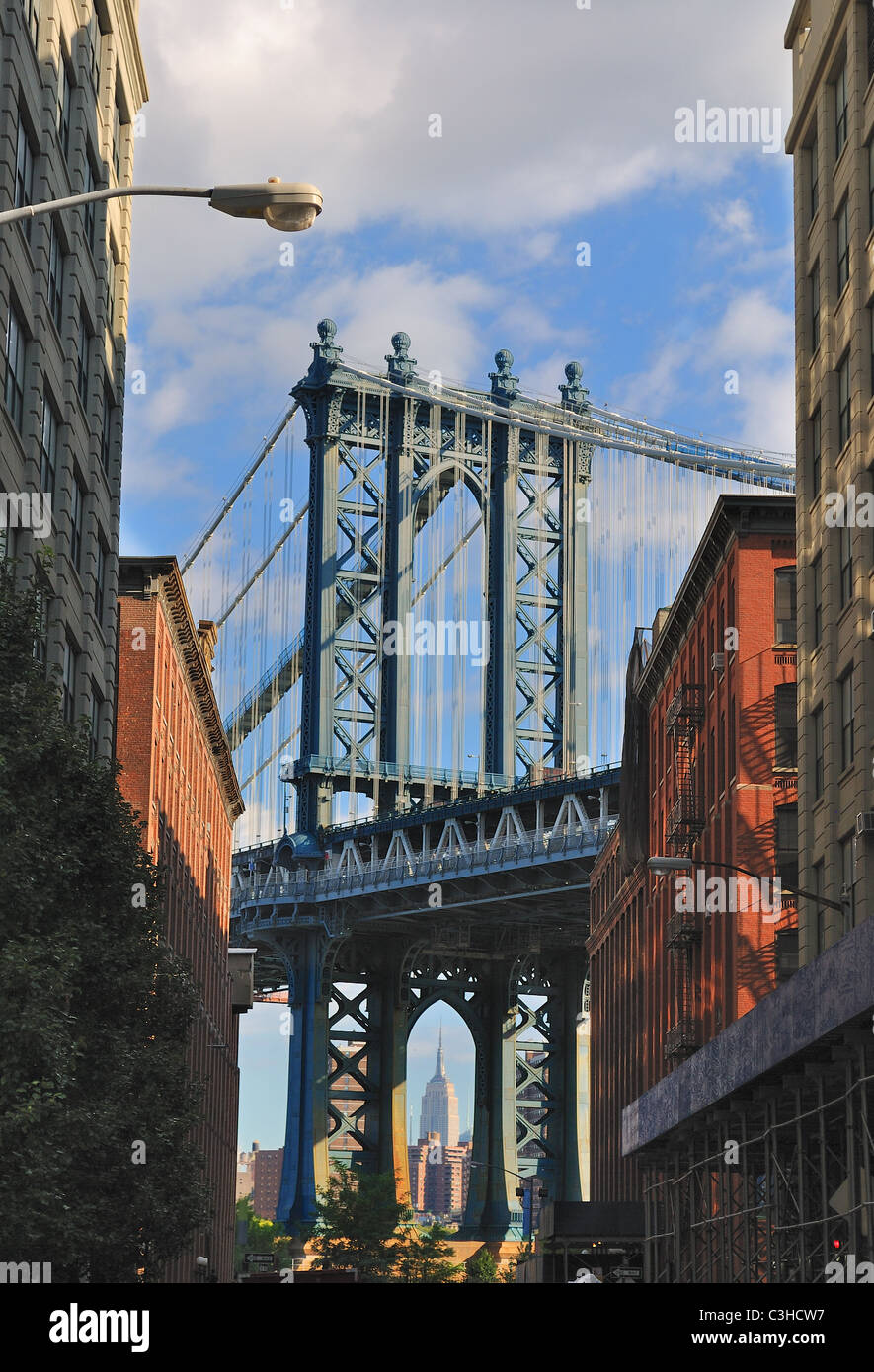 View of the Manhattan Bridge between Brooklyn apartment buildings Stock ...