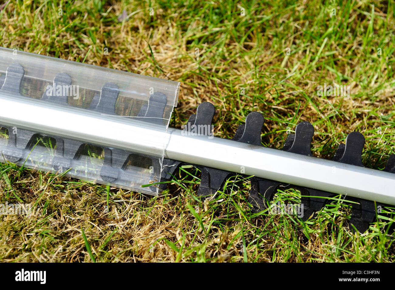 spear and jackson hedge trimmer