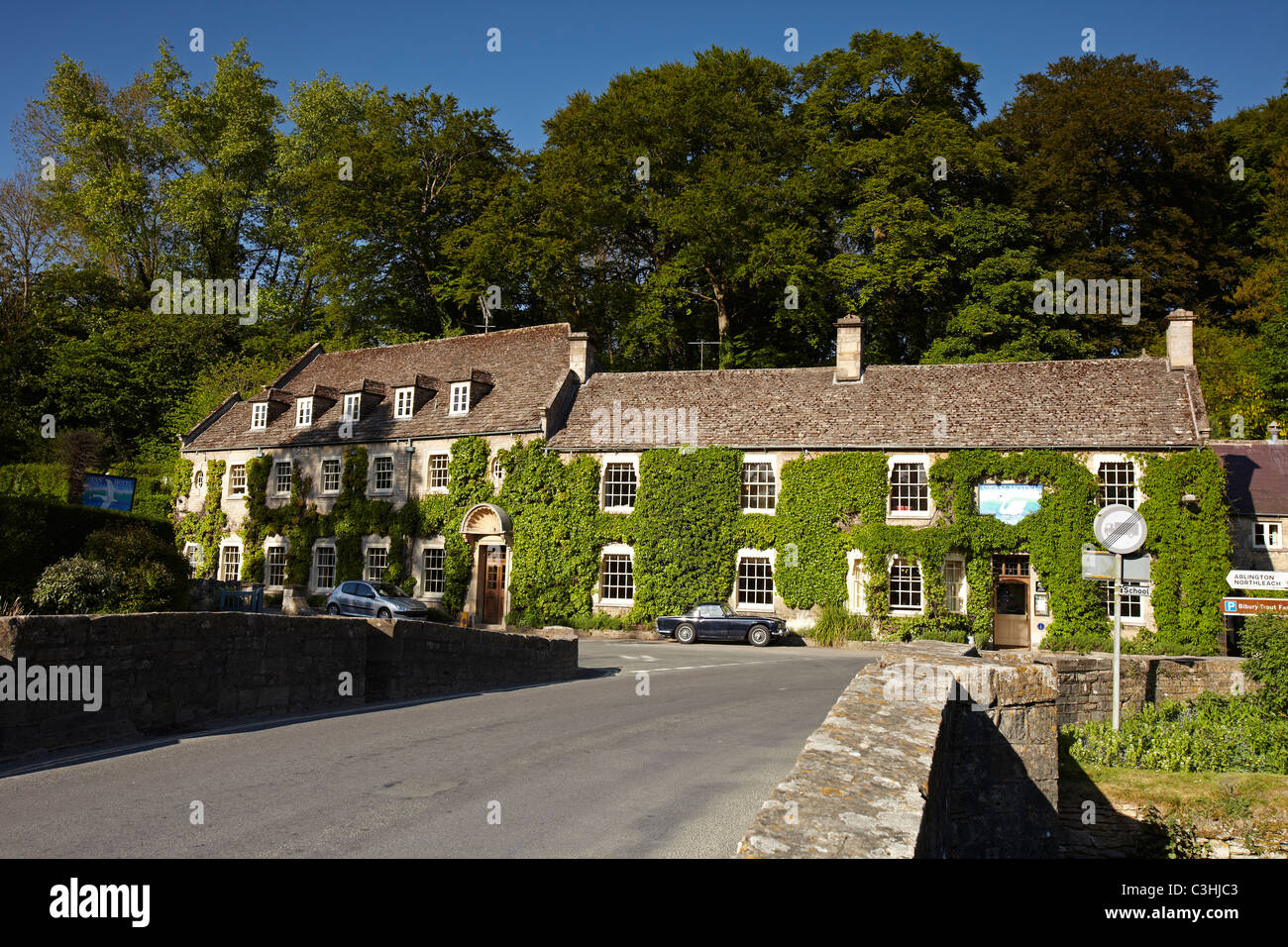 The swan hotel bibury hi res stock photography and images alamy
