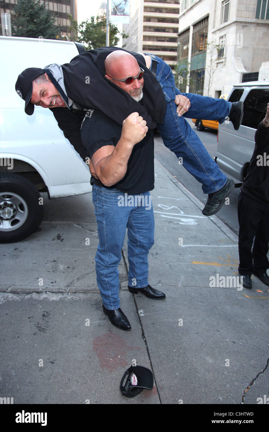 Bill Goldberg picks up a fan outside his hotel New York City, USA - 20. ...