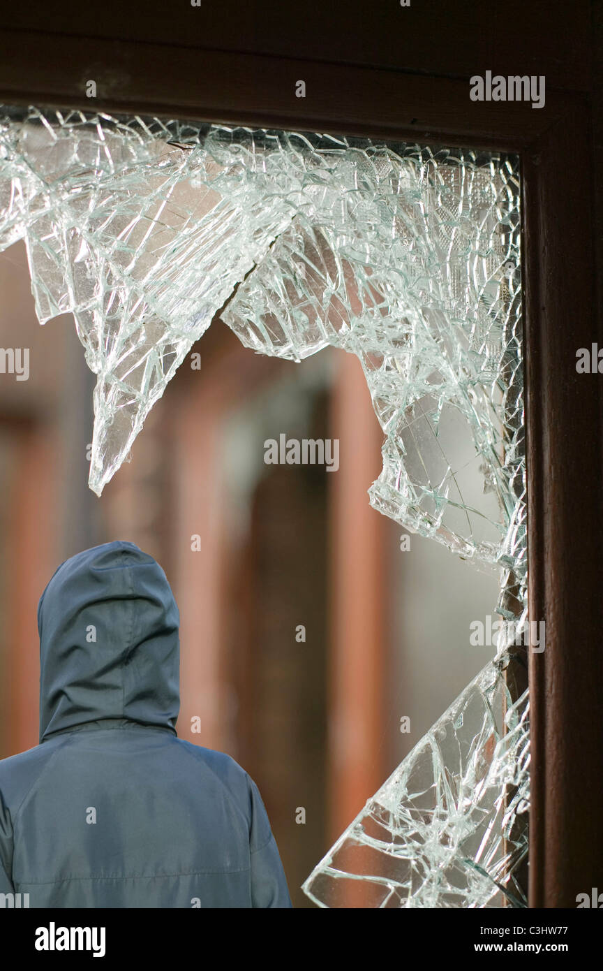 Shattered glass door hires stock photography and images Alamy