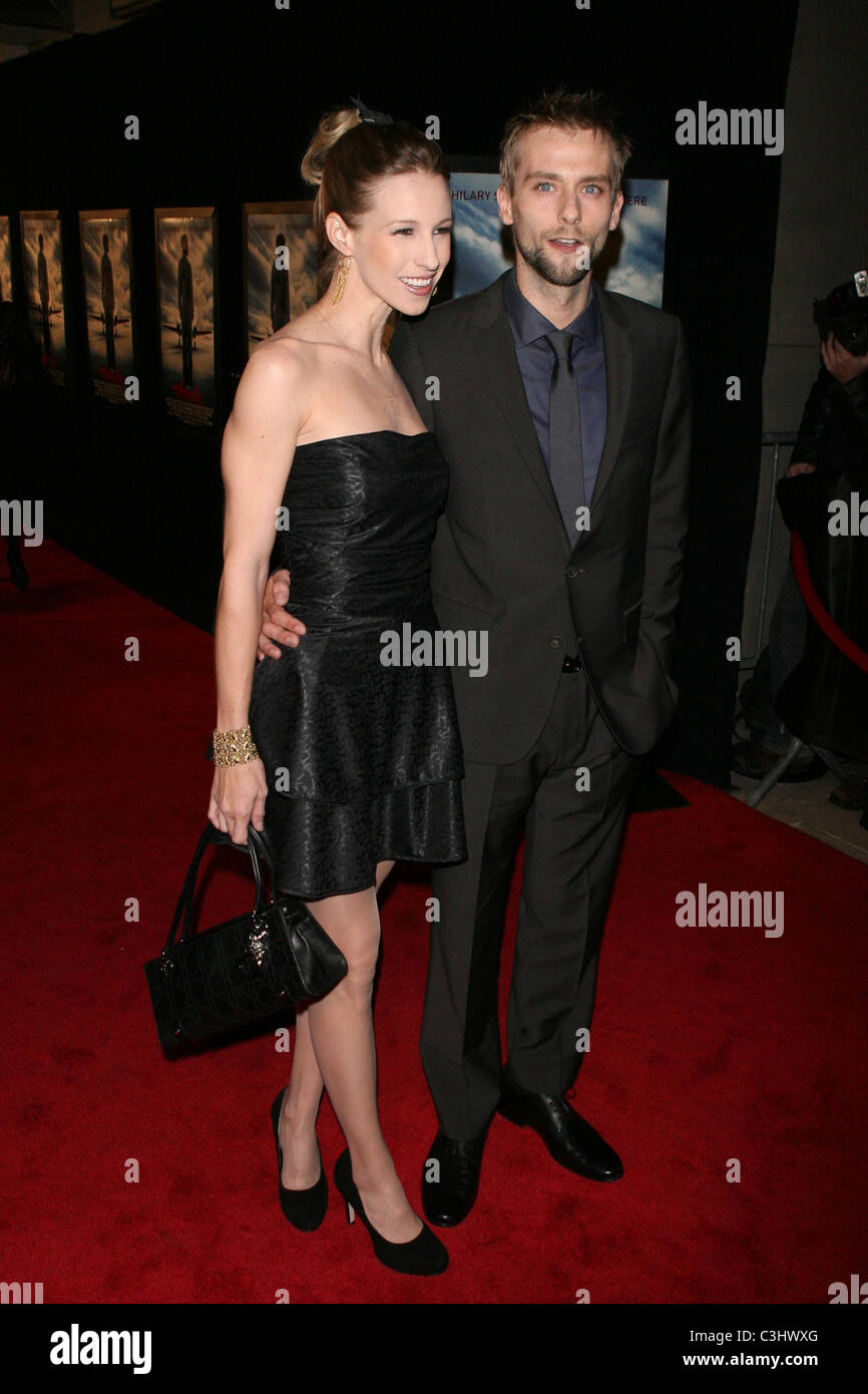 Elle Anderson And Joe Anderson World Premiere Of Amelia Presented By Bloomingdale S Vanity Fair Held At Paris Theatre New Stock Photo Alamy