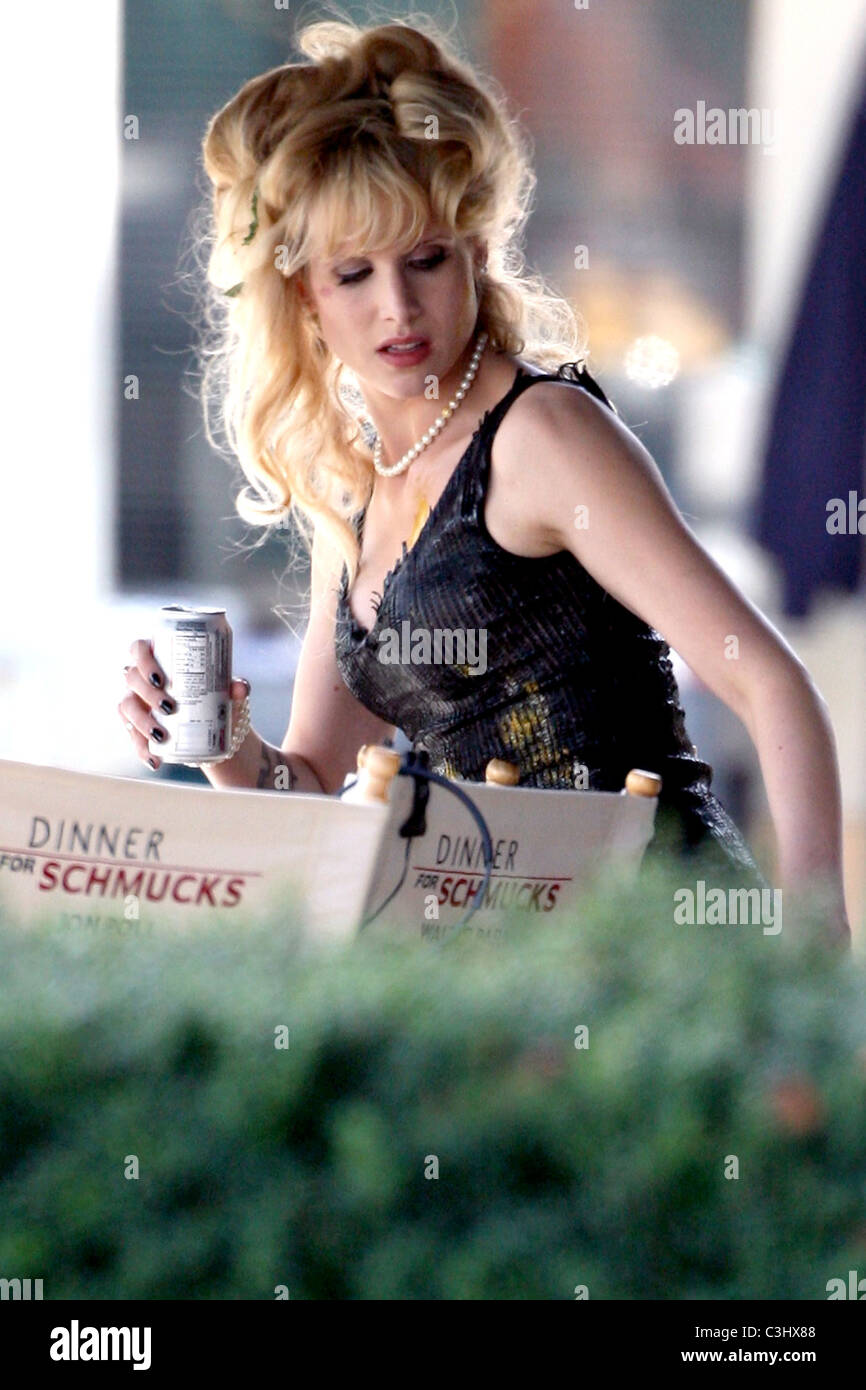 Lucy Punch looking messy while on the set of her new film 'Dinner for