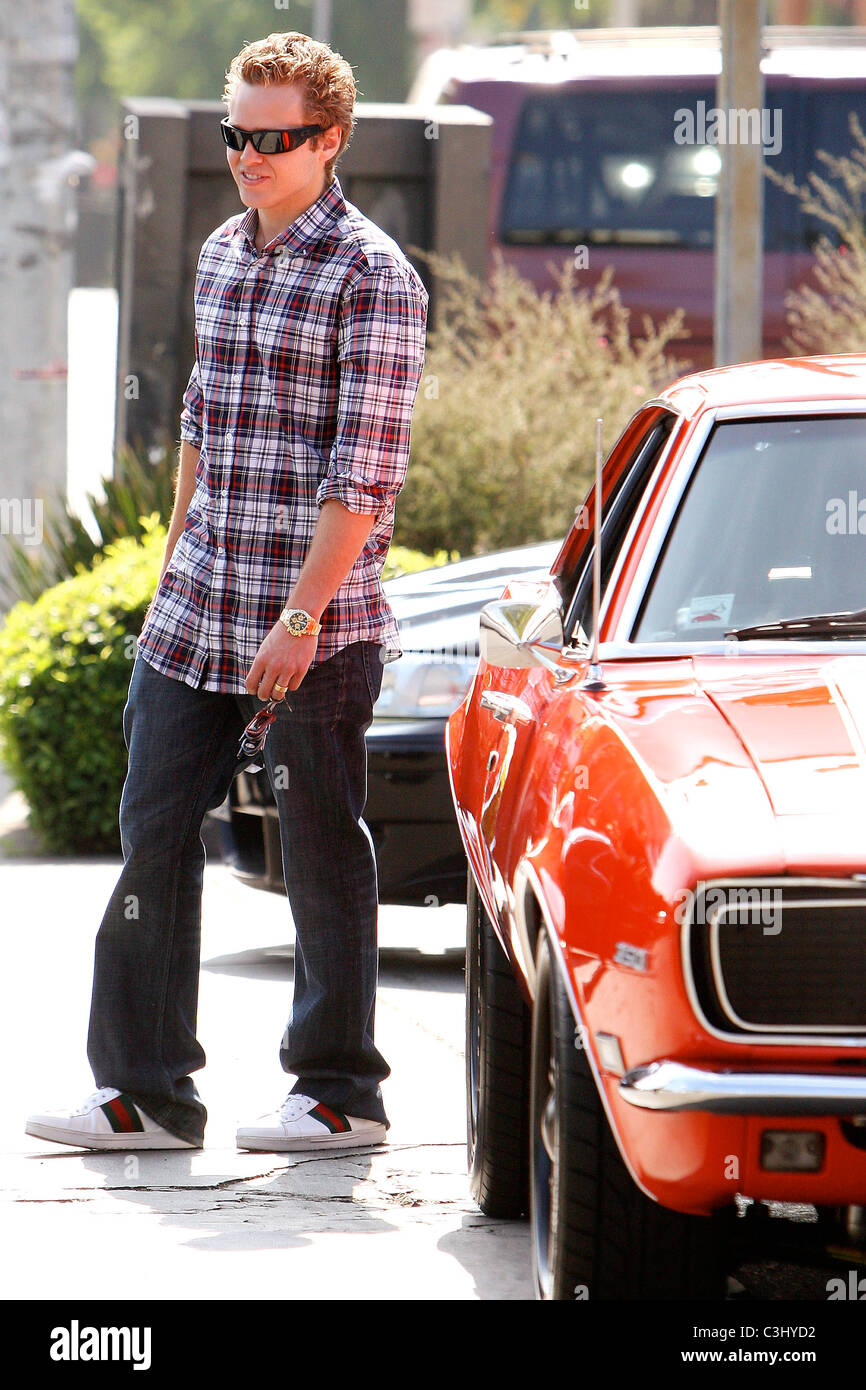 Spencer Pratt picks up his vintage Chevrolet Camaro from a car wash on