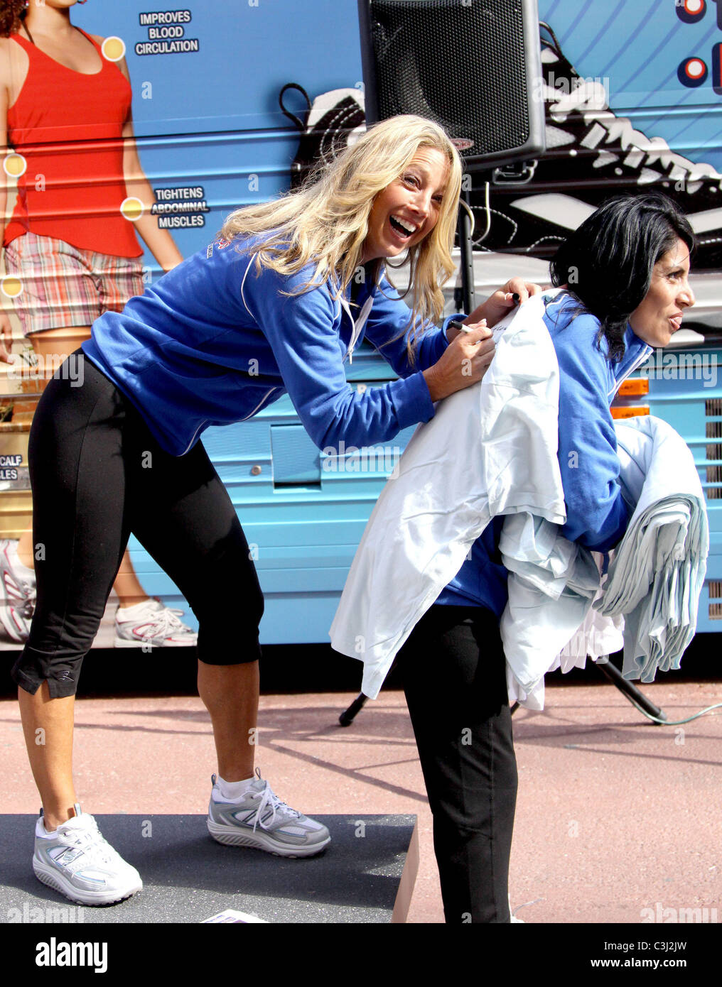 Denise Austin Shape fitness footwear Times Square New York City, USA - 22.10.09 Mr Blue Stock Photo - Alamy