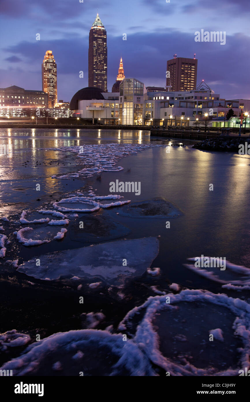 Cleveland winter vertical hires stock photography and images Alamy
