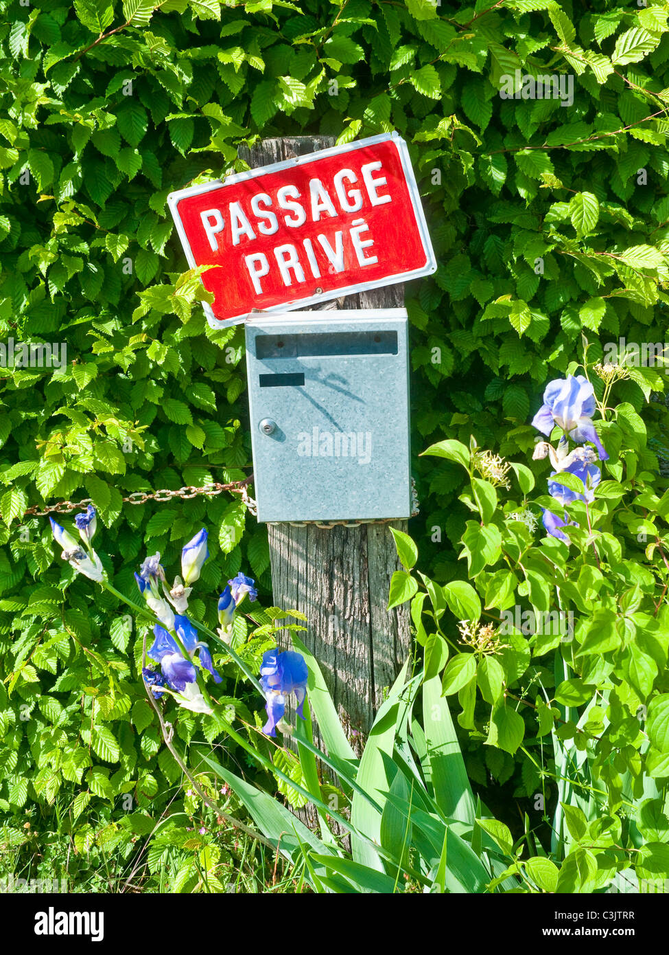Passage Privé / Private Drive notice and letter box France Stock