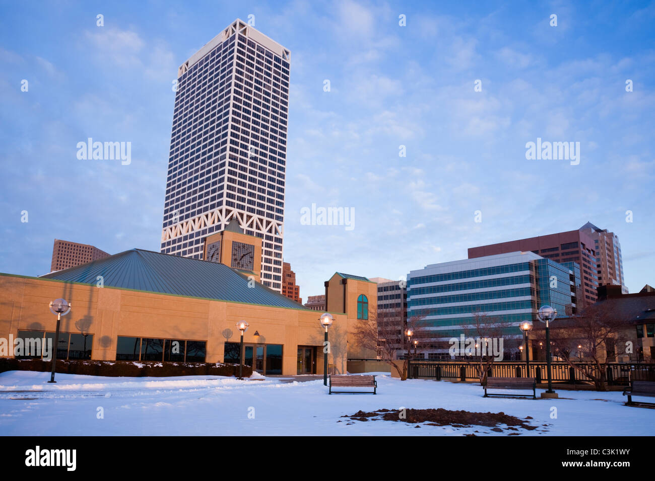 Winter morning in downtown Milwaukee Stock Photo Alamy