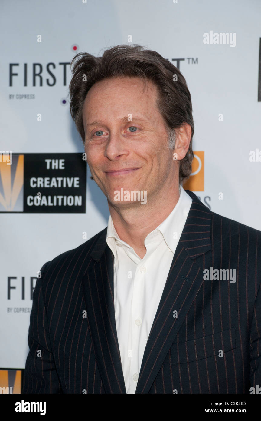 Steven Weber arrives for a reception after a Creative Coalition boot