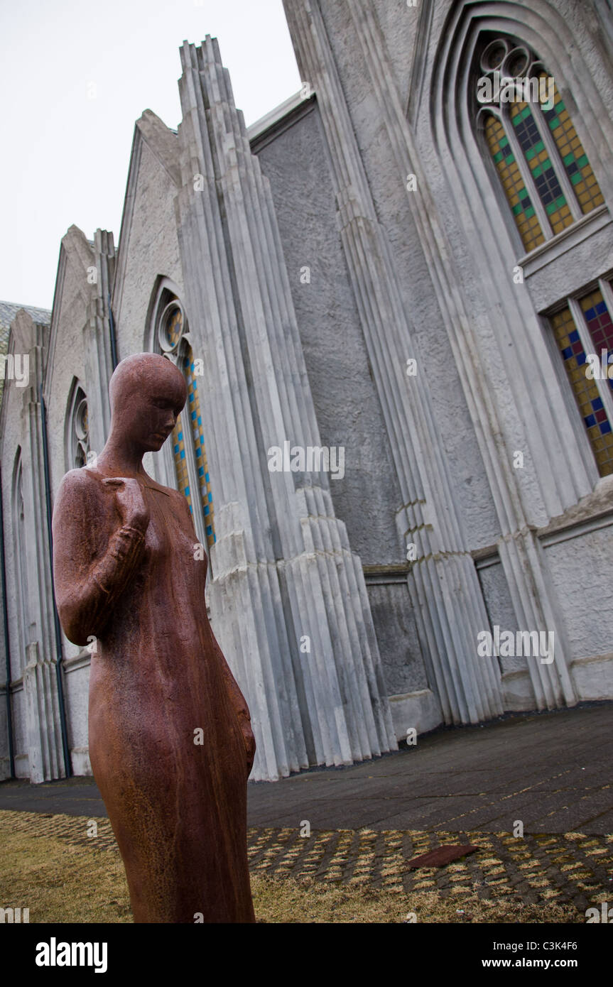 Statue in front of Hallgrimskirkja Cathedral, Reykjavik, Iceland Stock Photo