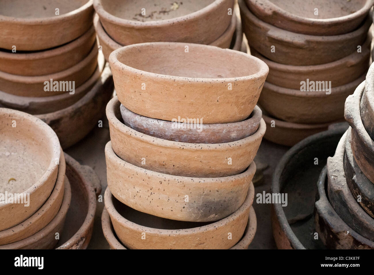 Unglazed pots and cook ware in Luxor Upper Egypt Stock Photo Alamy