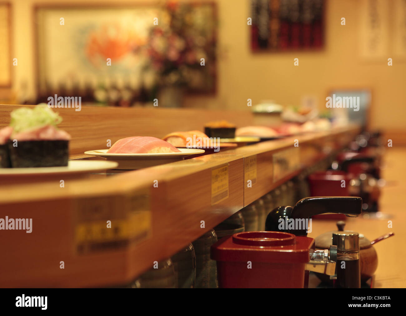 Conveyor belt sushi Stock Photo Alamy