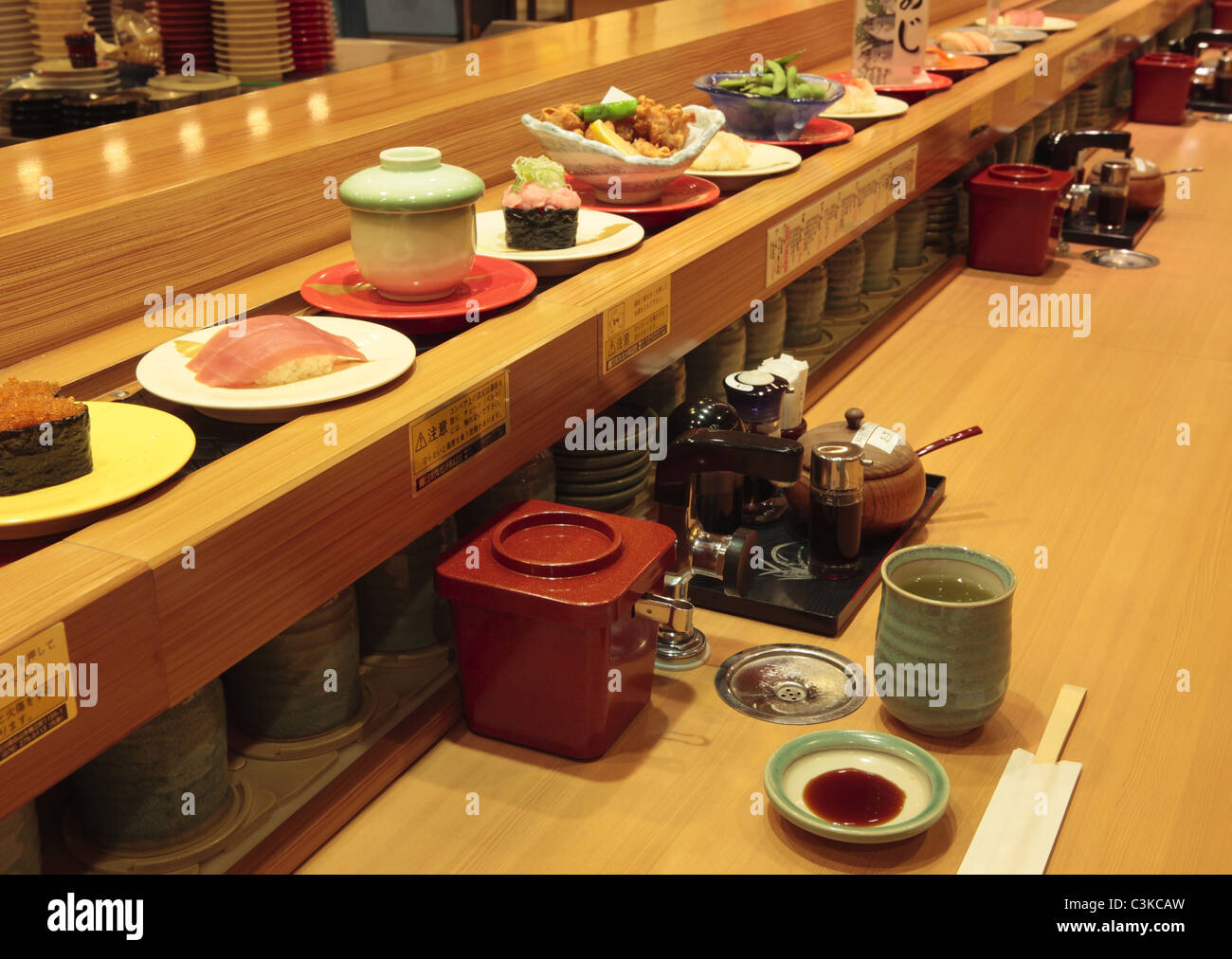 Conveyor Belt Sushi Stock Photo Alamy