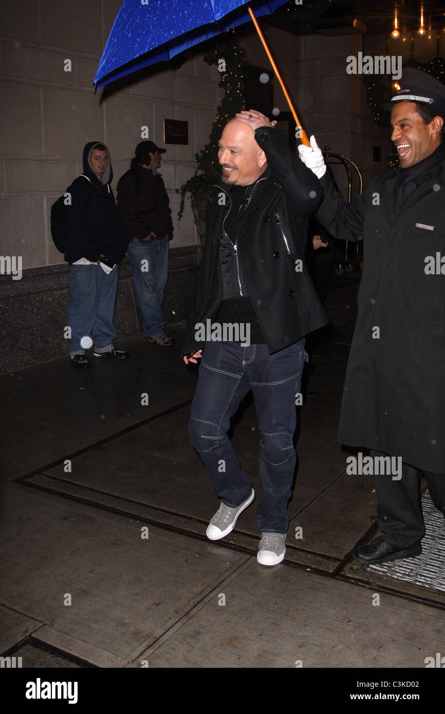 Howie Mandel 'Deal or No Deal' host Howie Mandel seen walking in Midtown in the rain. New York City, USA - 02.12.09 Stock Photo