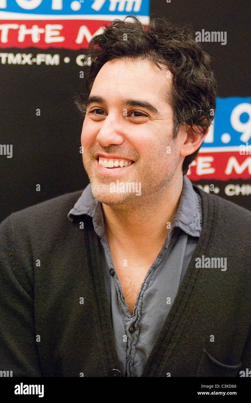 Joshua Radin signs and performs songs from his sophomore release ...