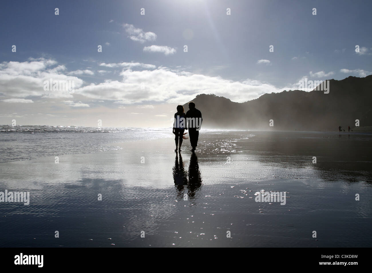 People holding hands sunrise hi-res stock photography and images - Alamy