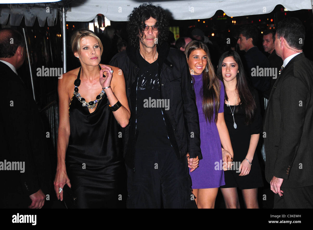 Beth Ostrosky Stern Howard Stern And His Daughter Ashley Stern The Cinema Society D G Screening Of The Twilight Saga New Stock Photo Alamy