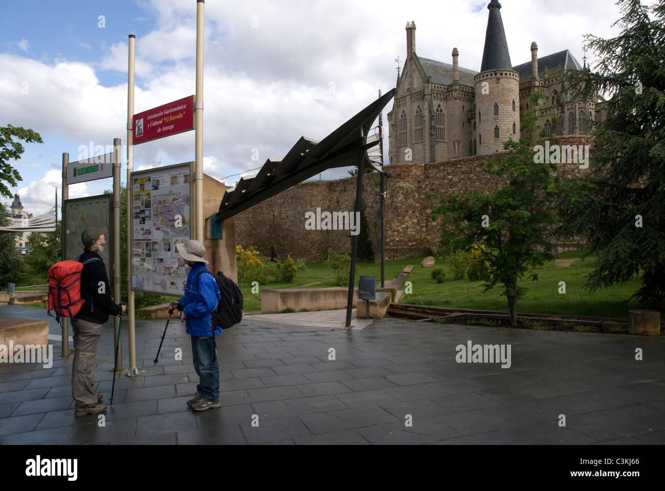 Walkers on the pilgrimage route, Camino de Santiago, Northern Spain Stock Photo Alamy