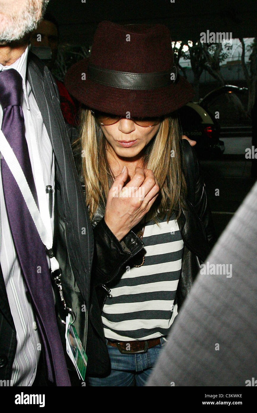 Jennifer Aniston Arriving at LAX Airport June 25, 2012 – Star Style