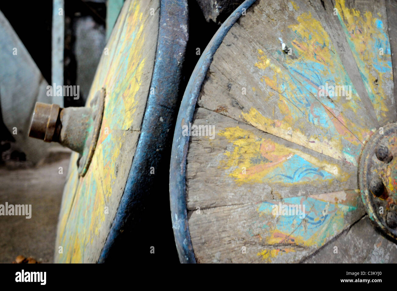 Painted wagon wheels hi res stock photography and images Alamy Painted wagon wheels hi res stock photography and images Alamy