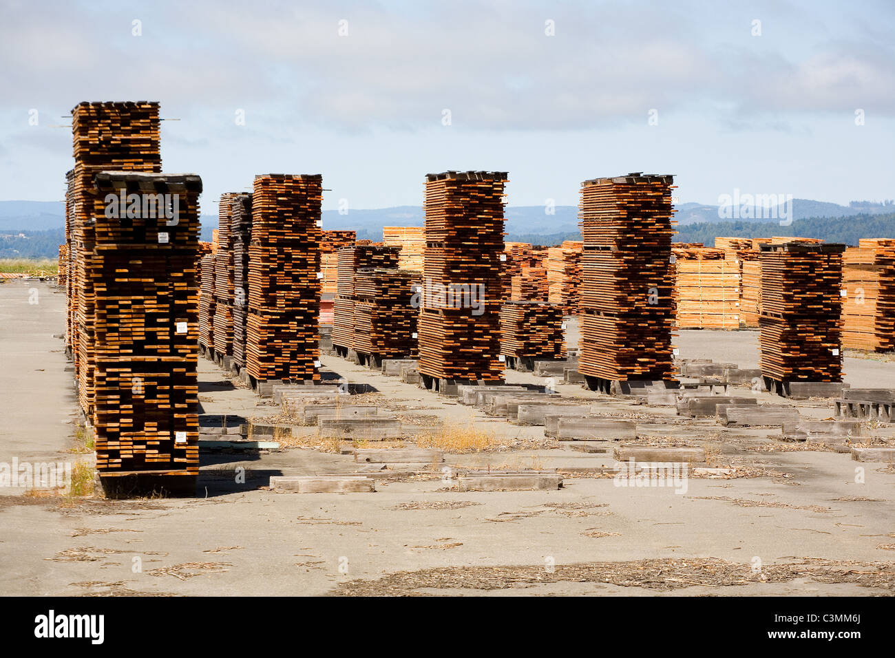 Logging lumber redwood hires stock photography and images Alamy