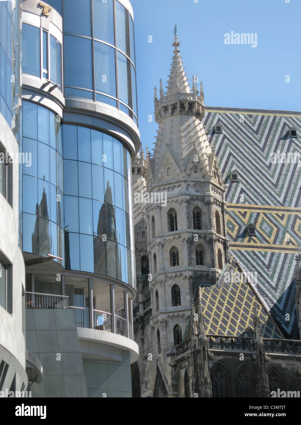 St Stephens Cathedral and the Do & Co hotel in Vienna Stock Photo