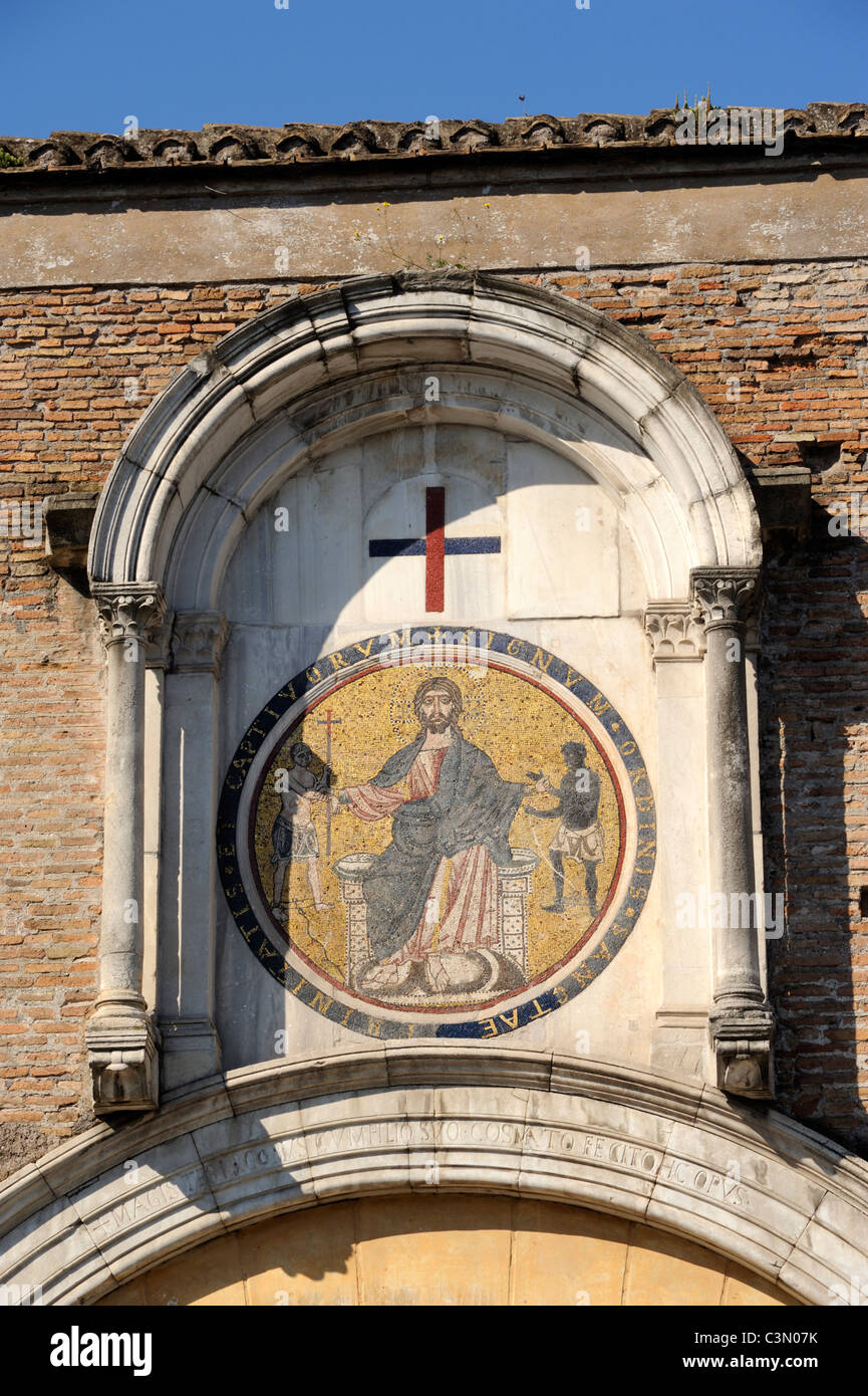 Italy, Rome, Celio, Villa Celimontana, San Tommaso in Formis benedictine abbey, medieval gate with mosaic by Jacopo and Cosma dei Cosmati Stock Photo