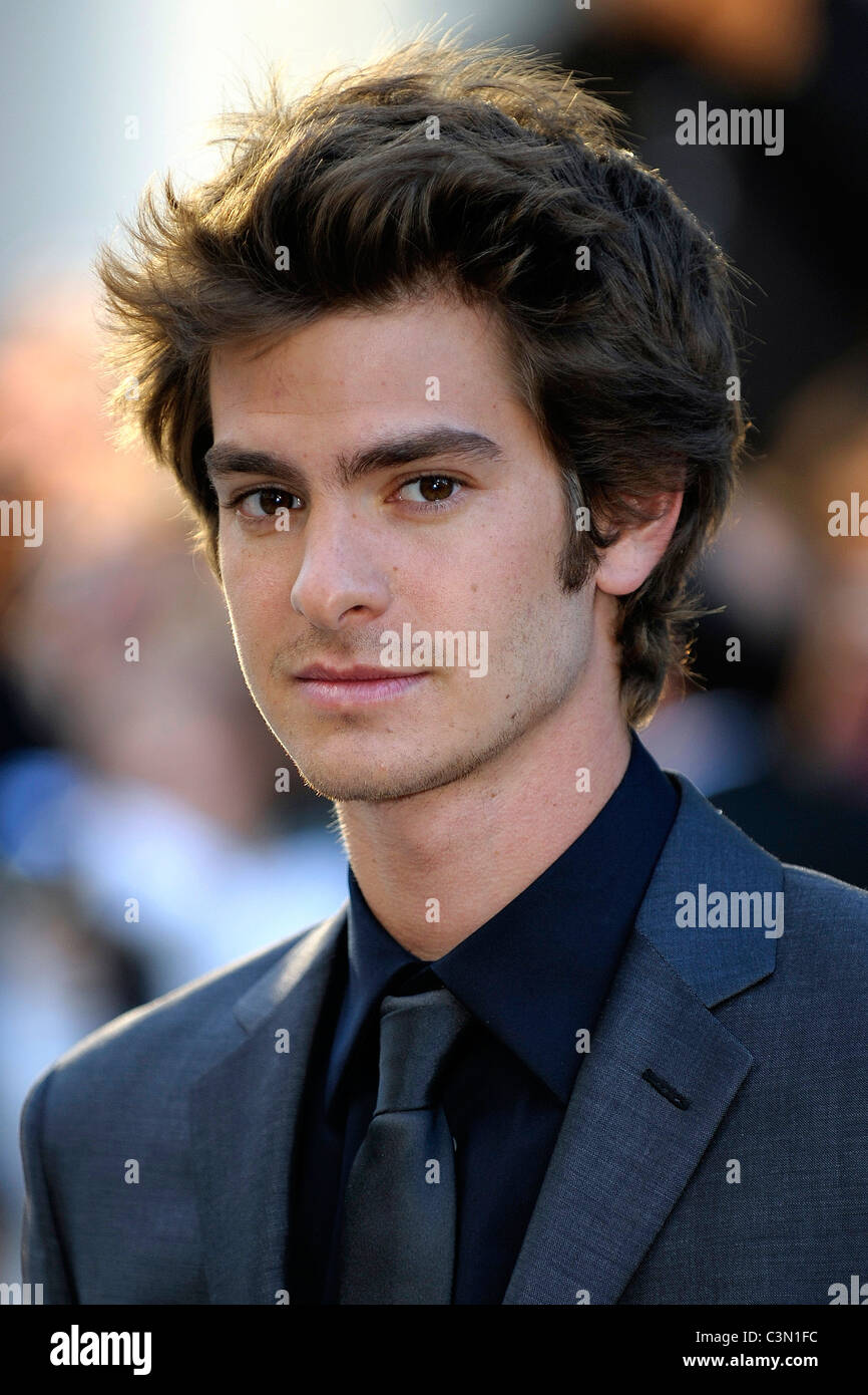 Andrew Garfield 'The Imaginarium of Doctor Parnassus' premiere arrival -  The 2009 Toronto International Film Festival Stock Photo - Alamy, image size:866x1390