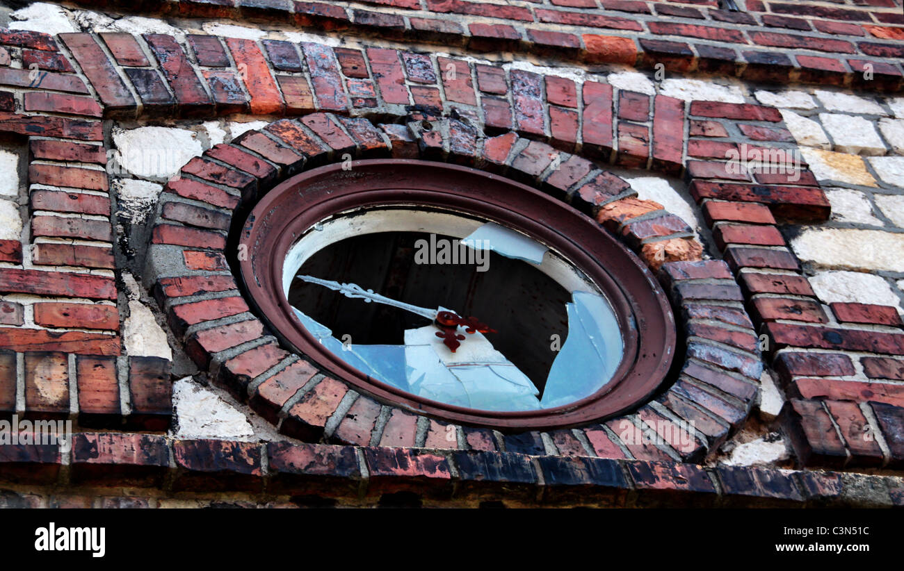 Broken clock hires stock photography and images Alamy