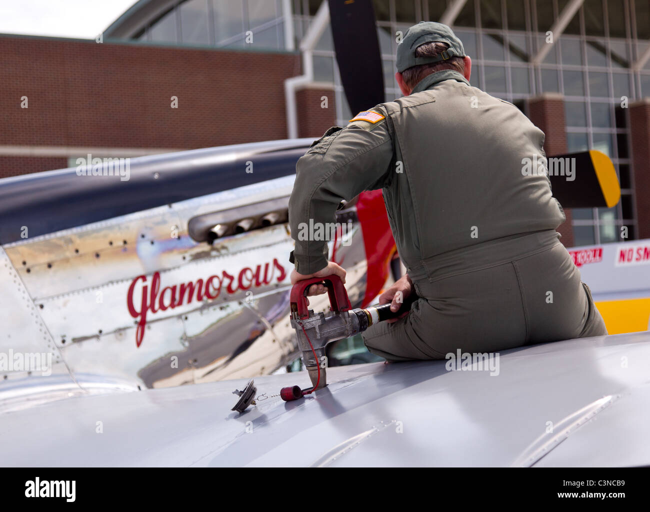 Aircraft fuel hi-res stock photography and images - Alamy