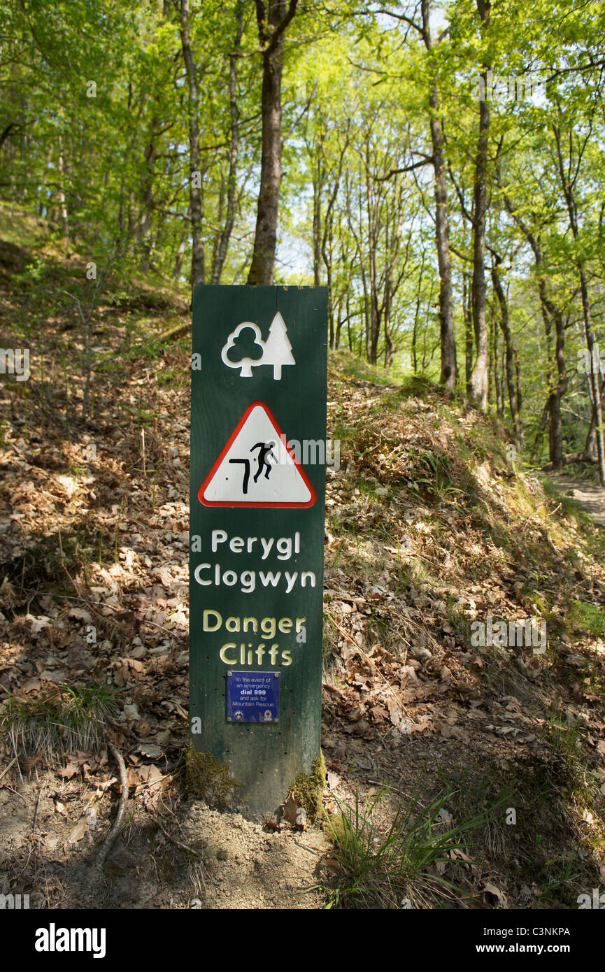 Sign for danger cliffs near Gwladys waterfall near  Pontneddfechan Brecon Beacons, Powys UK 110660 Brecon-Walk Stock Photo