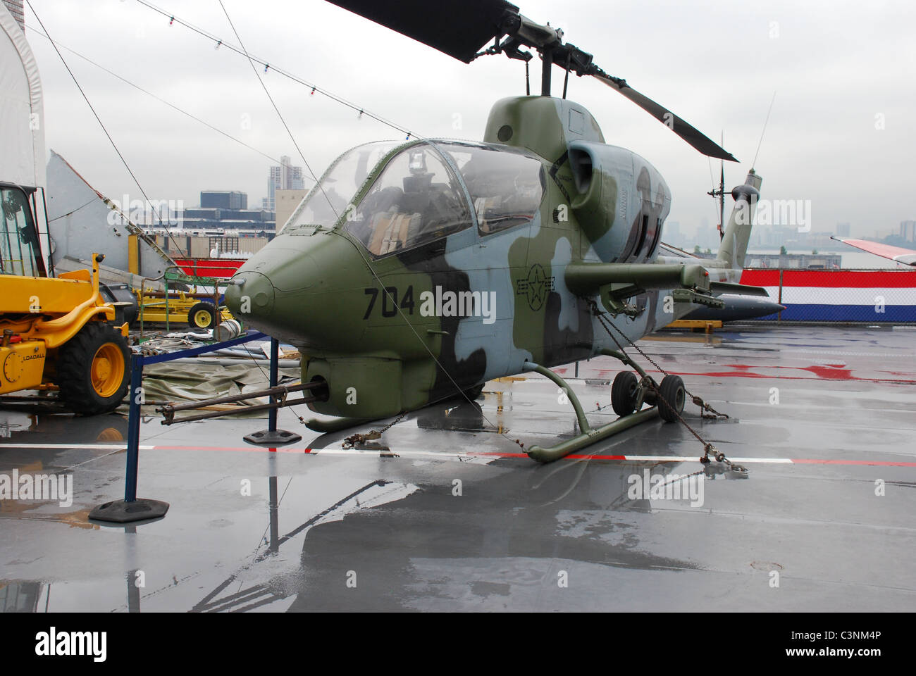 Uss enterprise new york harbour hi-res stock photography and images - Alamy